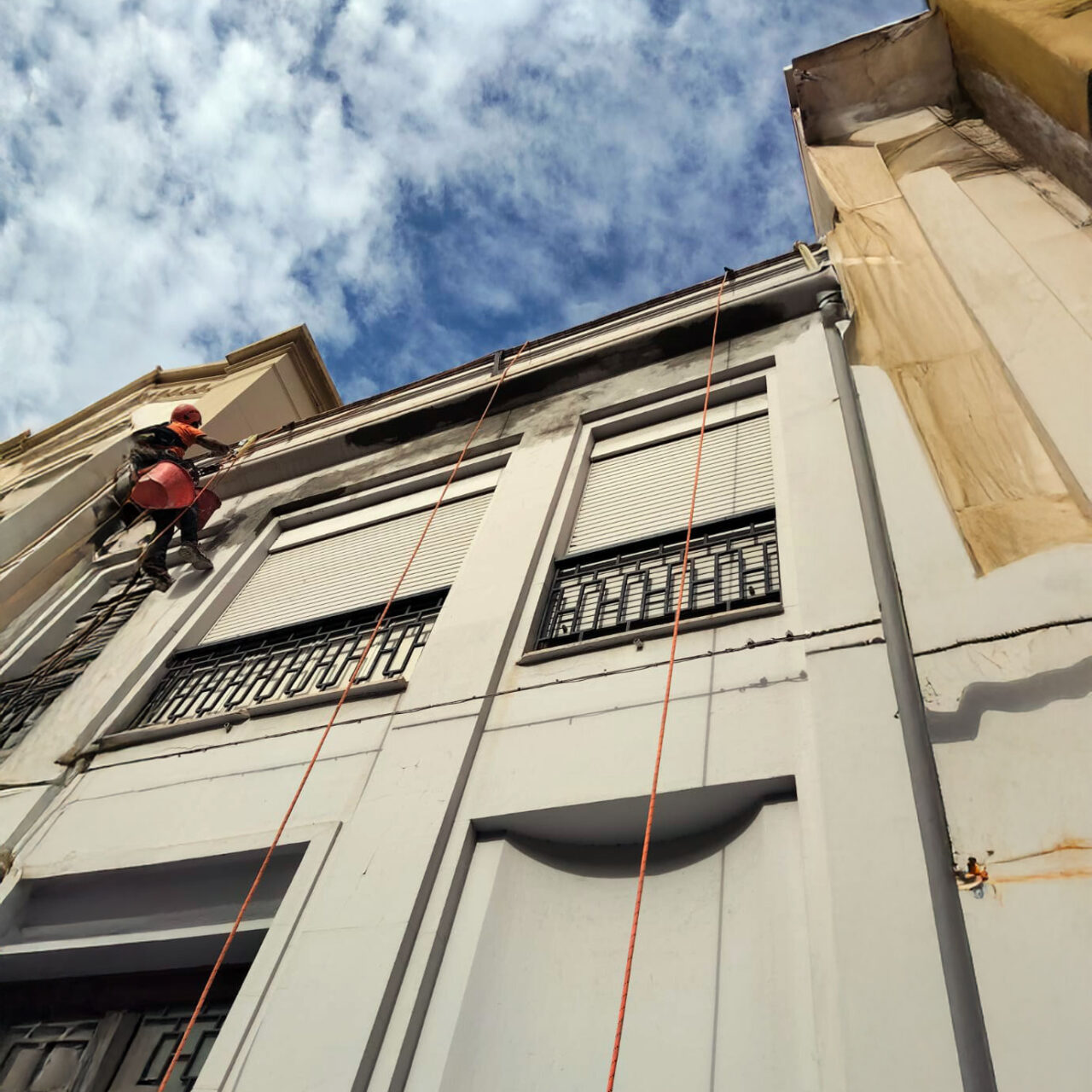 Interventi acrobatici su edifici storici